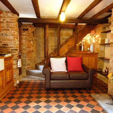 Hotel Sanders Yard 3*