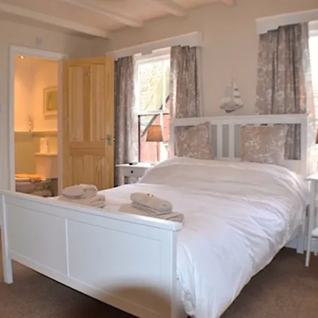 Sanders Yard Hotel
